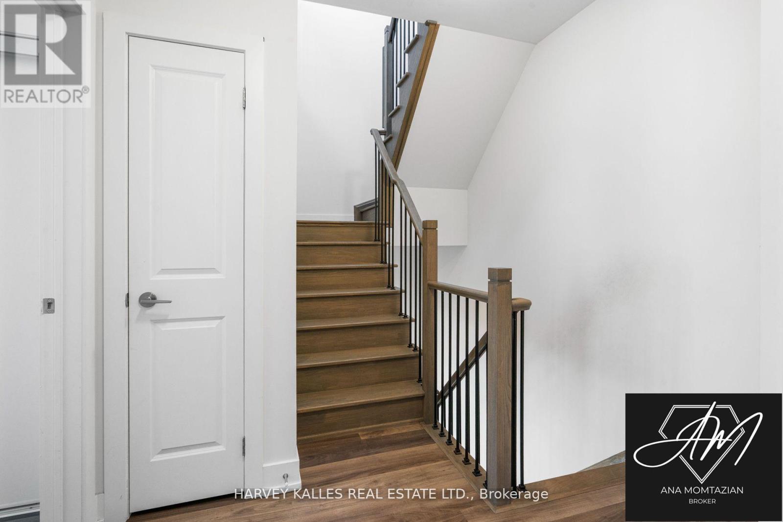Photo 16 of 1 9 Phelps Lane, Richmond Hill ON
