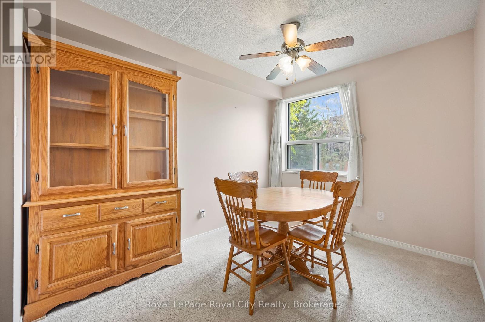 Photo 10 of 208 75 Silvercreek Parkway N, Guelph ON