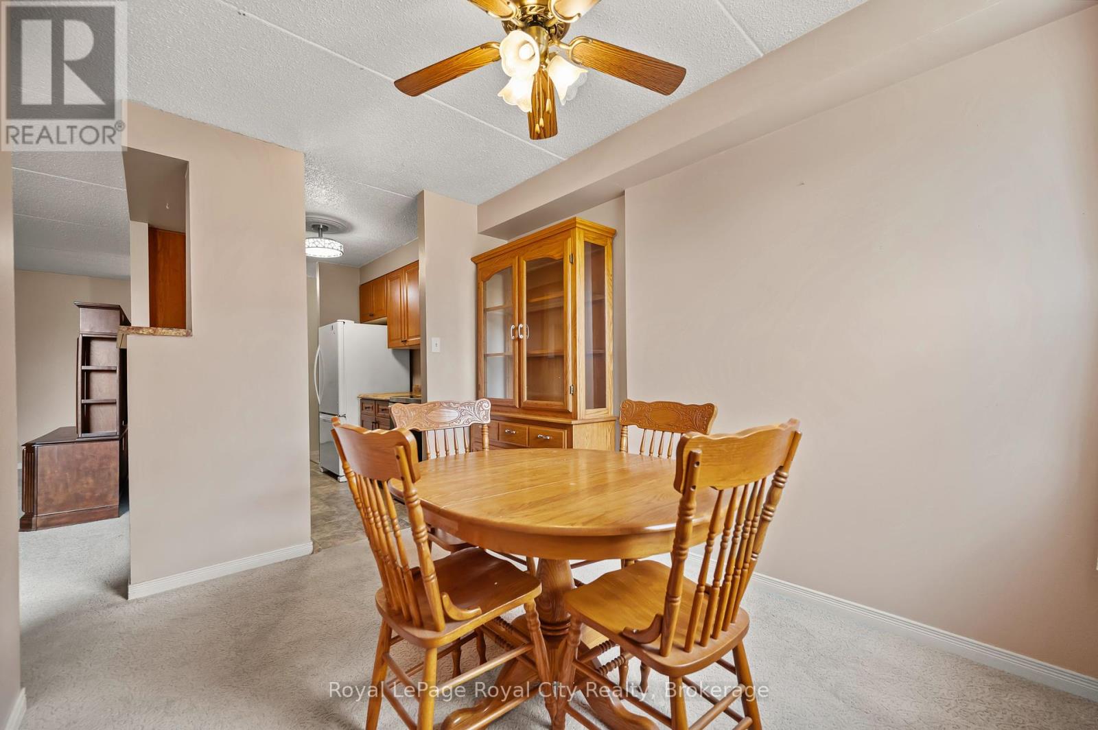 Photo 11 of 208 75 Silvercreek Parkway N, Guelph ON