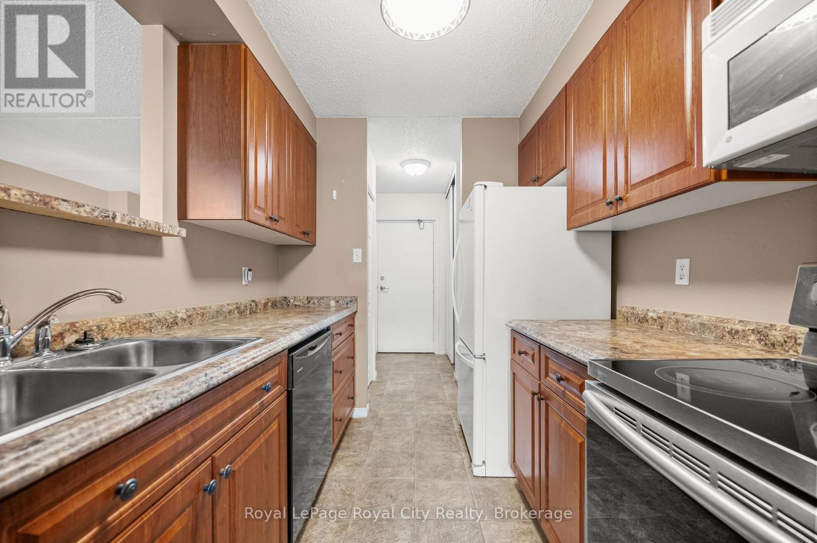 Photo 12 of 208 75 Silvercreek Parkway N, Guelph ON
