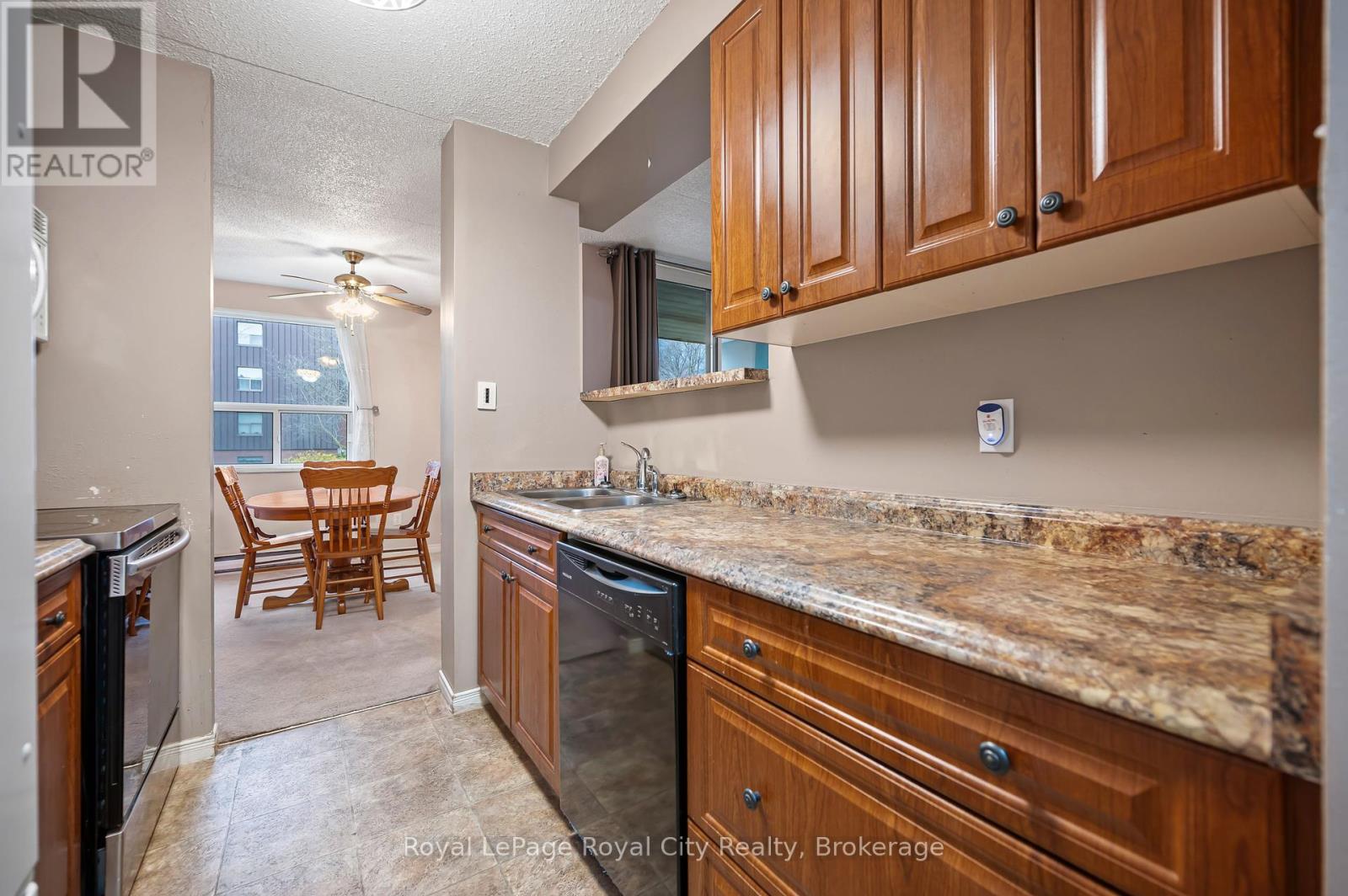 Photo 15 of 208 75 Silvercreek Parkway N, Guelph ON