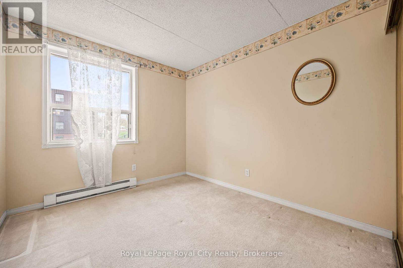 Photo 19 of 208 75 Silvercreek Parkway N, Guelph ON