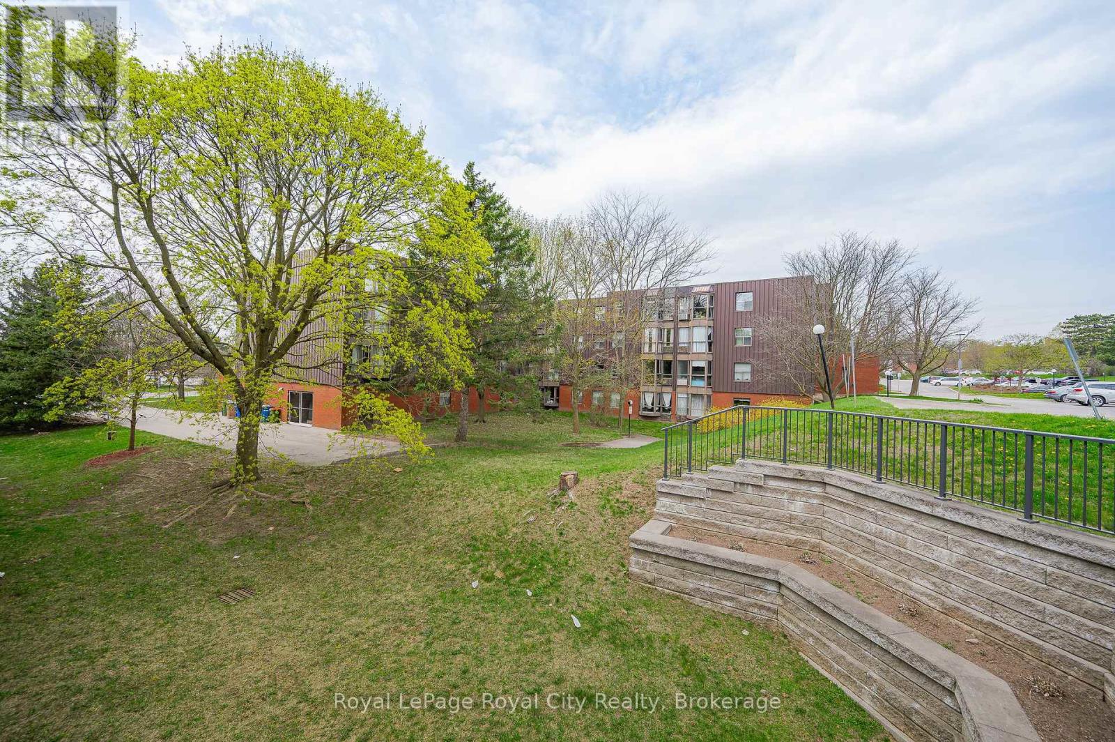 Photo 24 of 208 75 Silvercreek Parkway N, Guelph ON