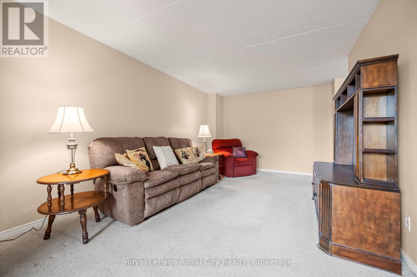 Photo 8 of 208 75 Silvercreek Parkway N, Guelph ON