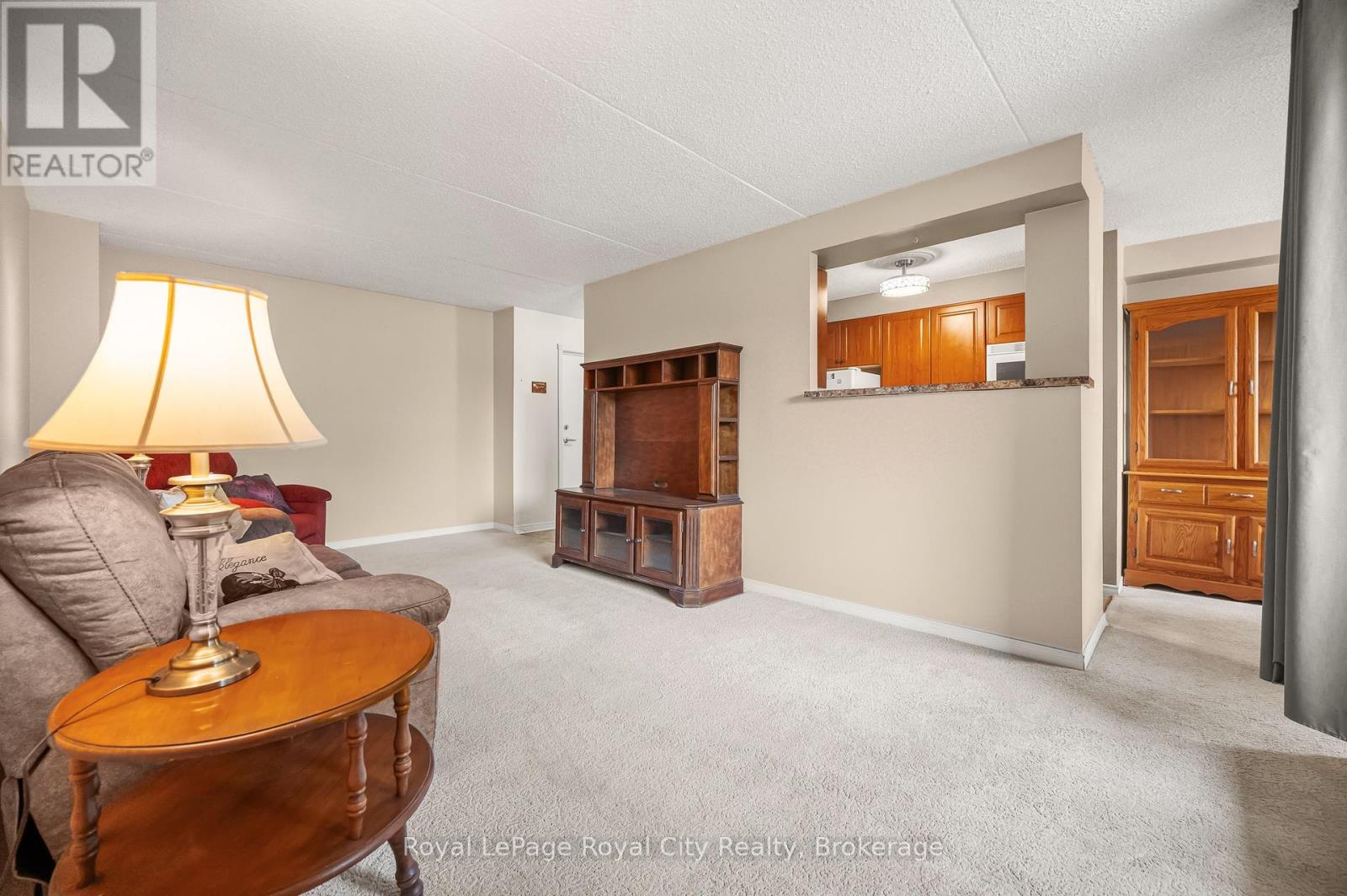 Photo 9 of 208 75 Silvercreek Parkway N, Guelph ON