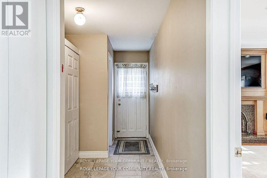 Photo 15 of 25 Alcaine Court, Markham ON