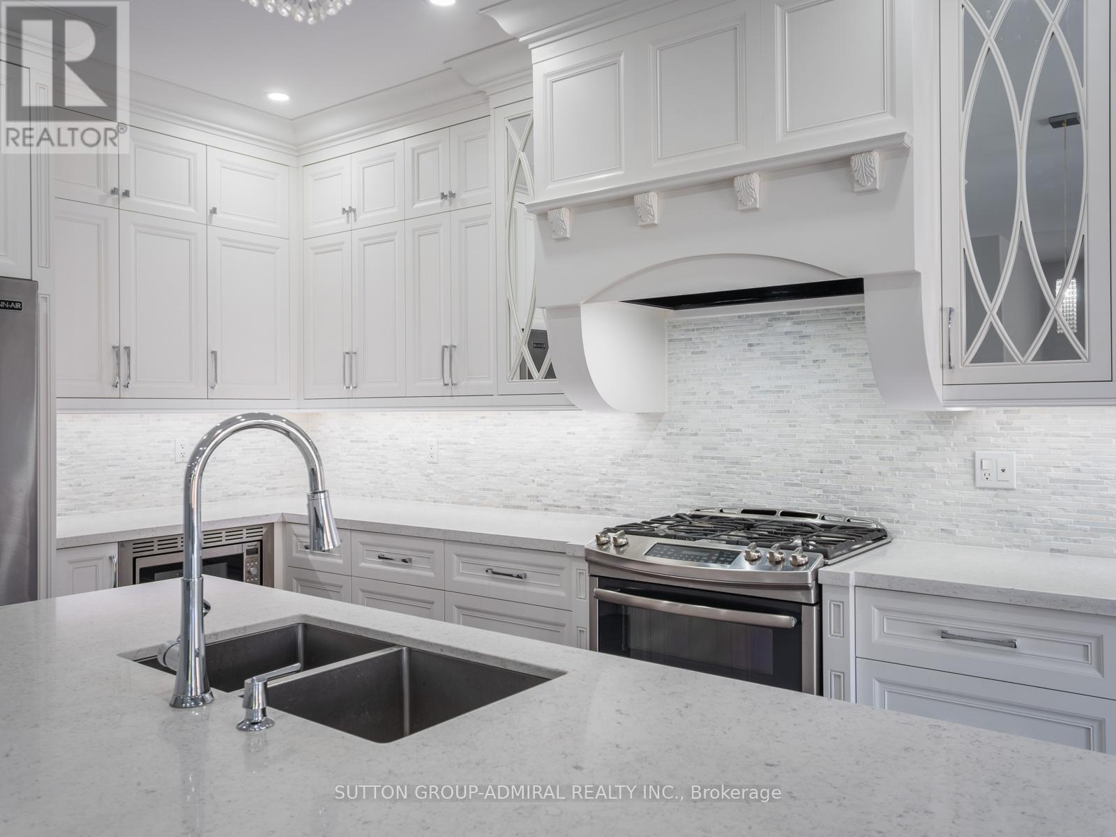 Photo 10 of 62 Gardiner Drive, Bradford West Gwillimbury ON