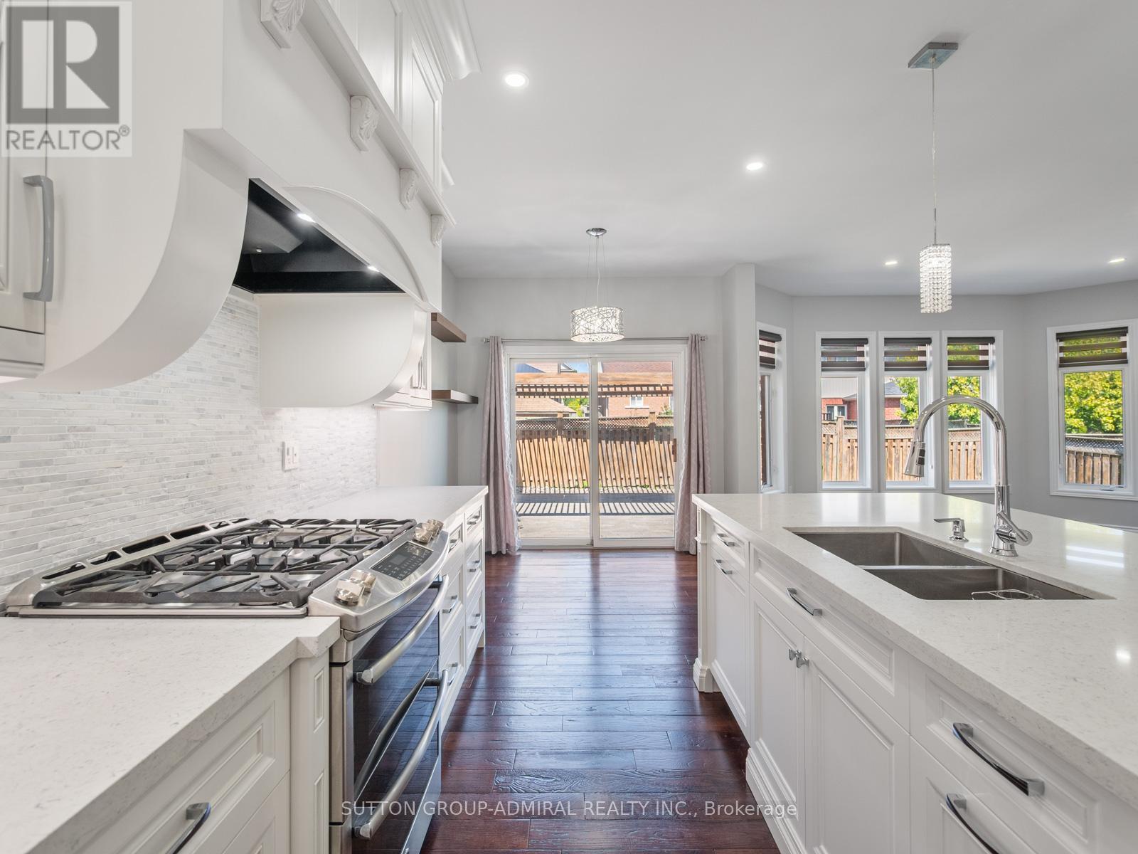 Photo 14 of 62 Gardiner Drive, Bradford West Gwillimbury ON