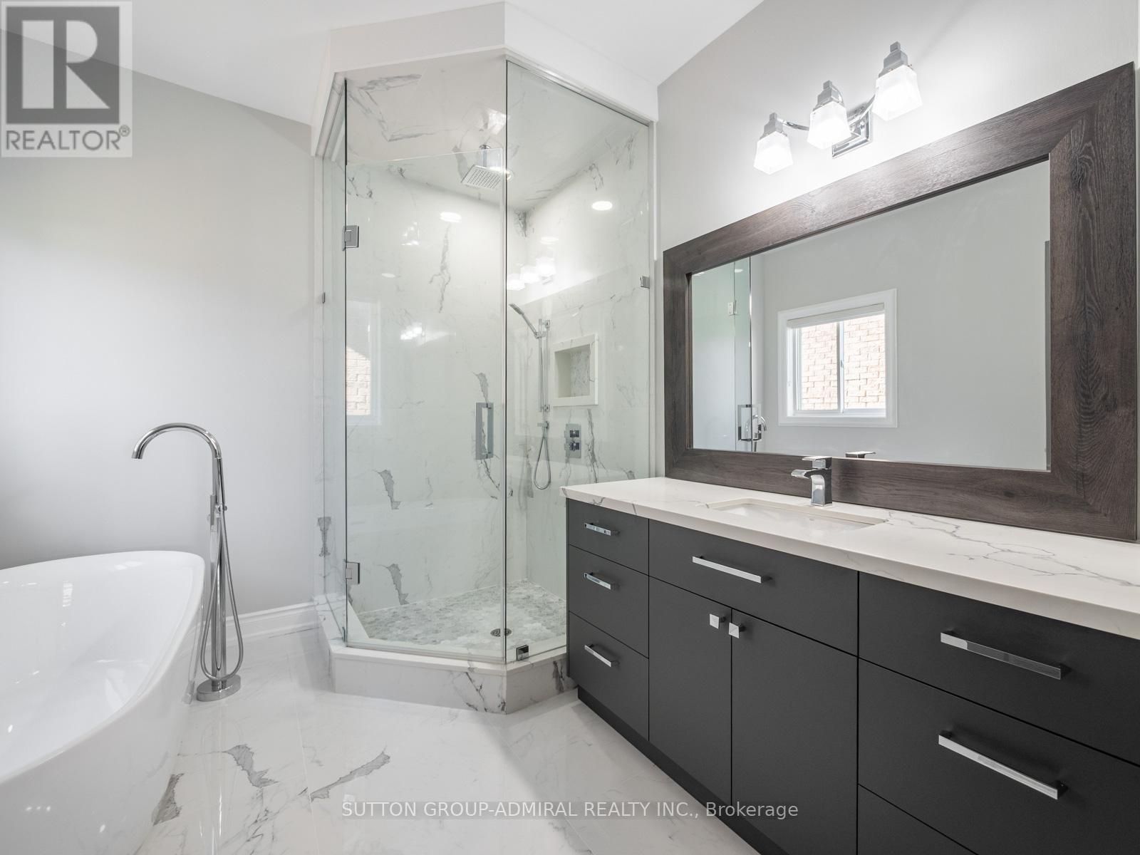 Photo 18 of 62 Gardiner Drive, Bradford West Gwillimbury ON