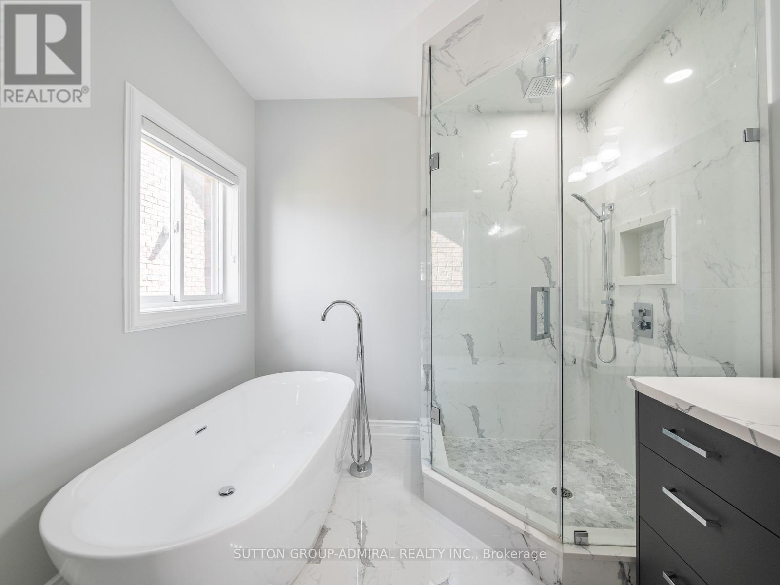 Photo 19 of 62 Gardiner Drive, Bradford West Gwillimbury ON