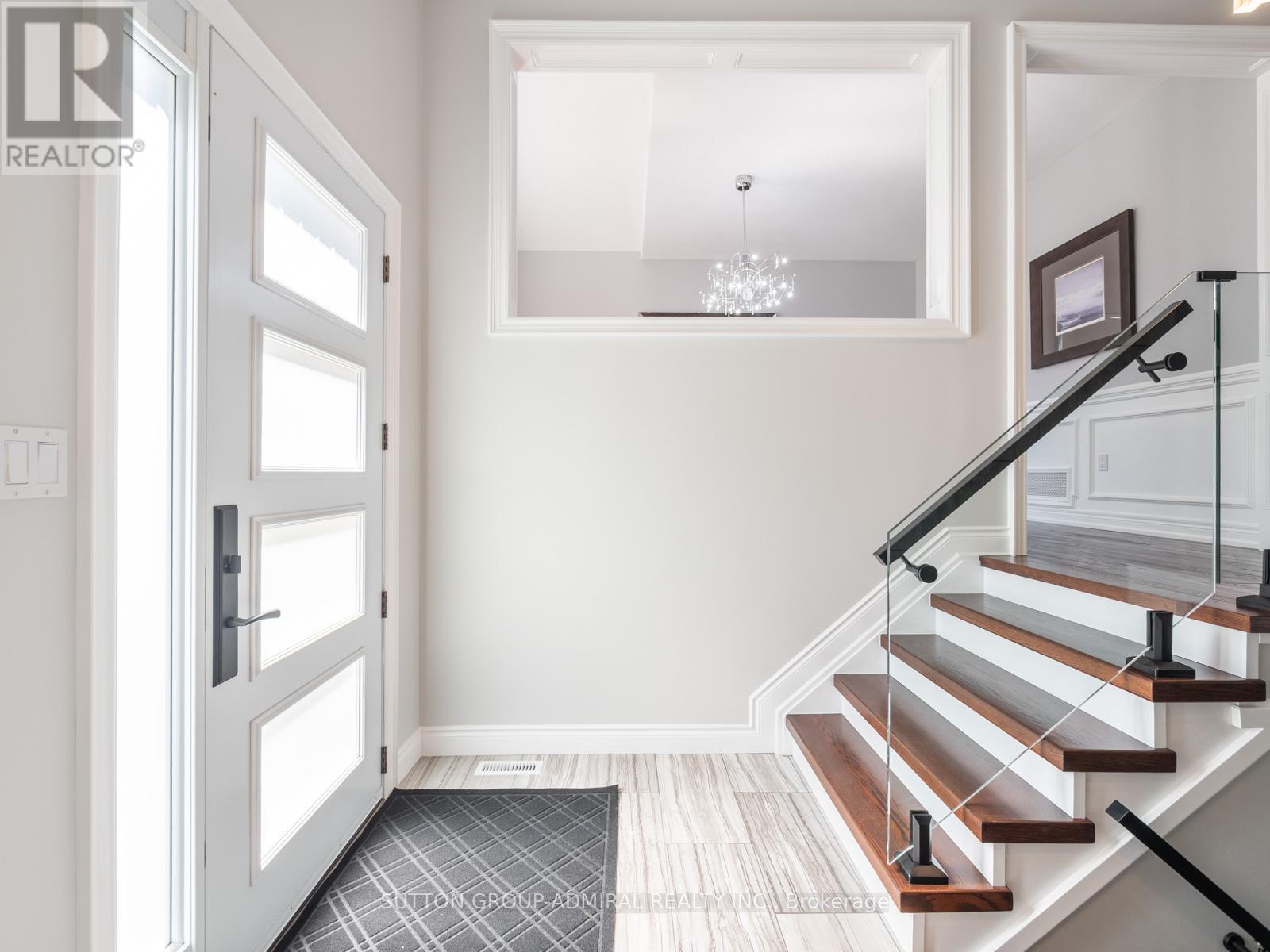 Photo 3 of 62 Gardiner Drive, Bradford West Gwillimbury ON