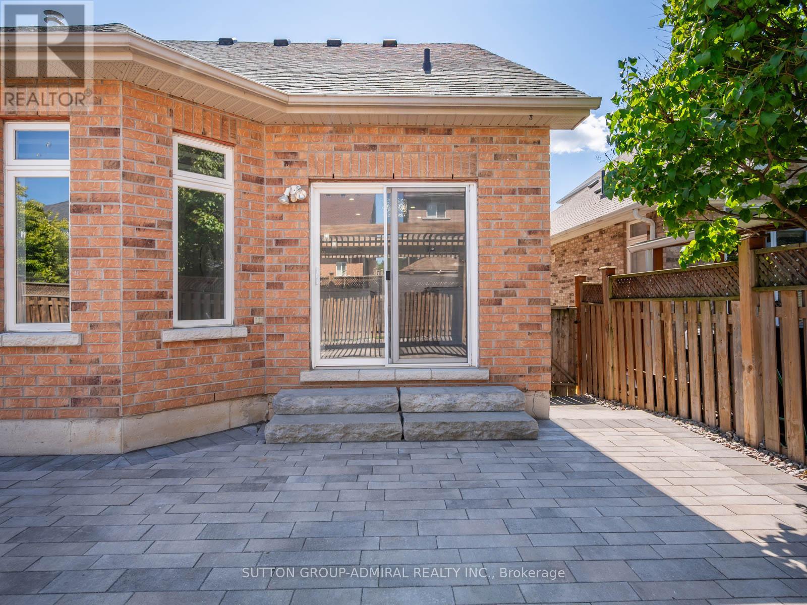 Photo 36 of 62 Gardiner Drive, Bradford West Gwillimbury ON