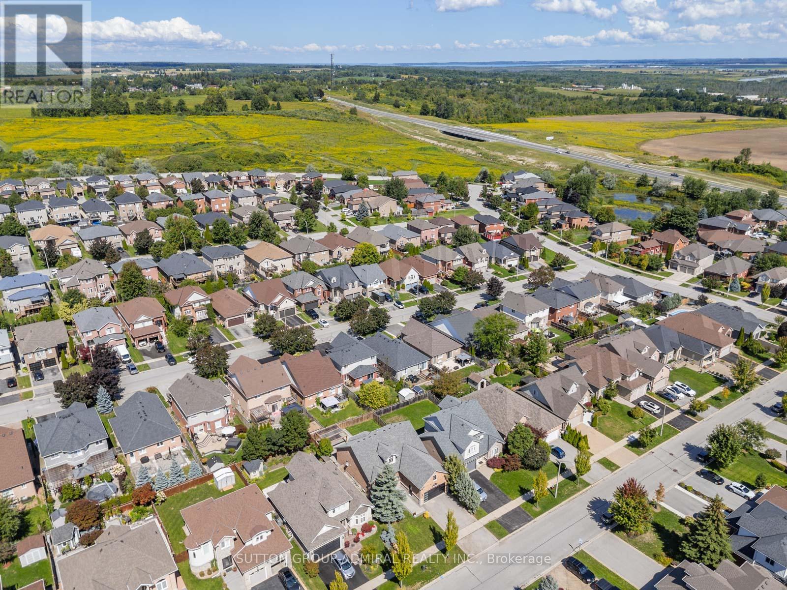 Photo 40 of 62 Gardiner Drive, Bradford West Gwillimbury ON