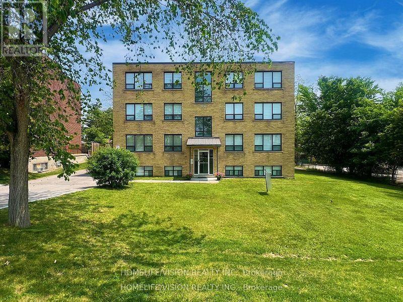 Photo 1 of 3 9901 Yonge Street, Richmond Hill ON