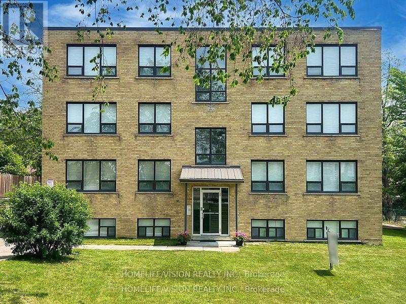 Photo 2 of 3 9901 Yonge Street, Richmond Hill ON