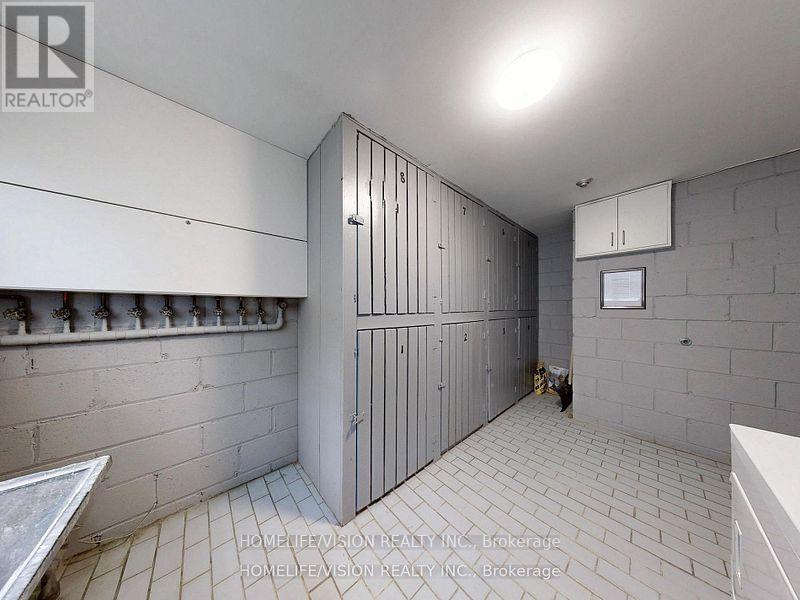 Photo 33 of 3 9901 Yonge Street, Richmond Hill ON