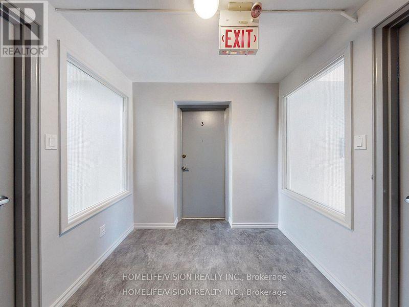 Photo 35 of 3 9901 Yonge Street, Richmond Hill ON