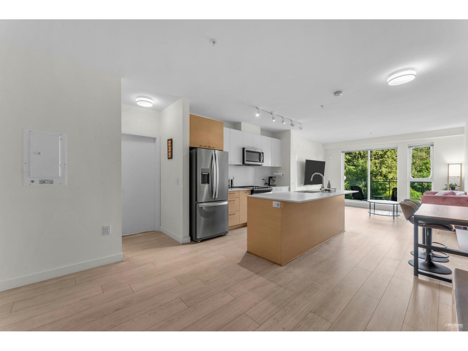 Photo 13 of 305 10603 140 Street, Surrey BC