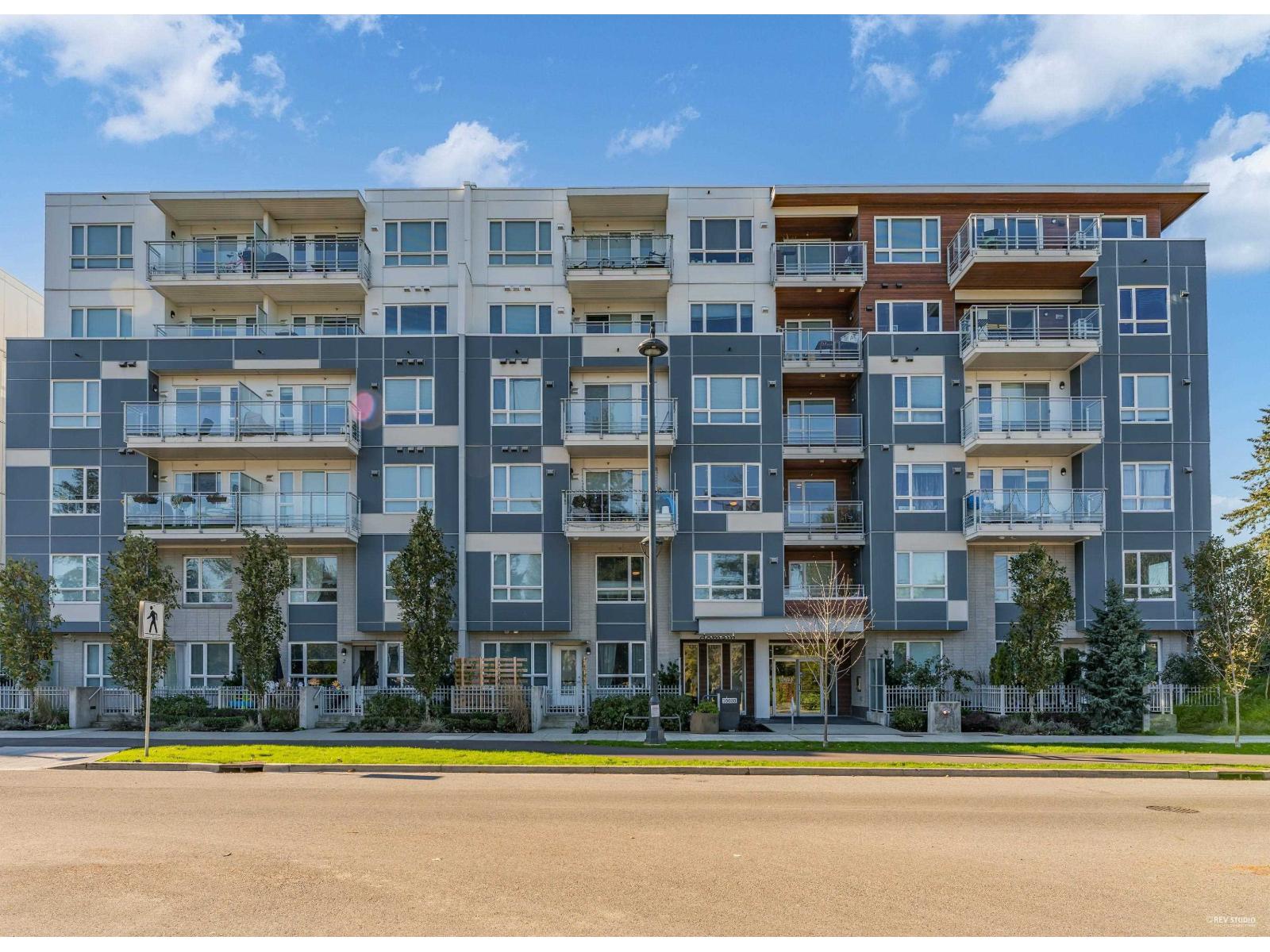 Photo 1 of 305 10603 140 Street, Surrey BC