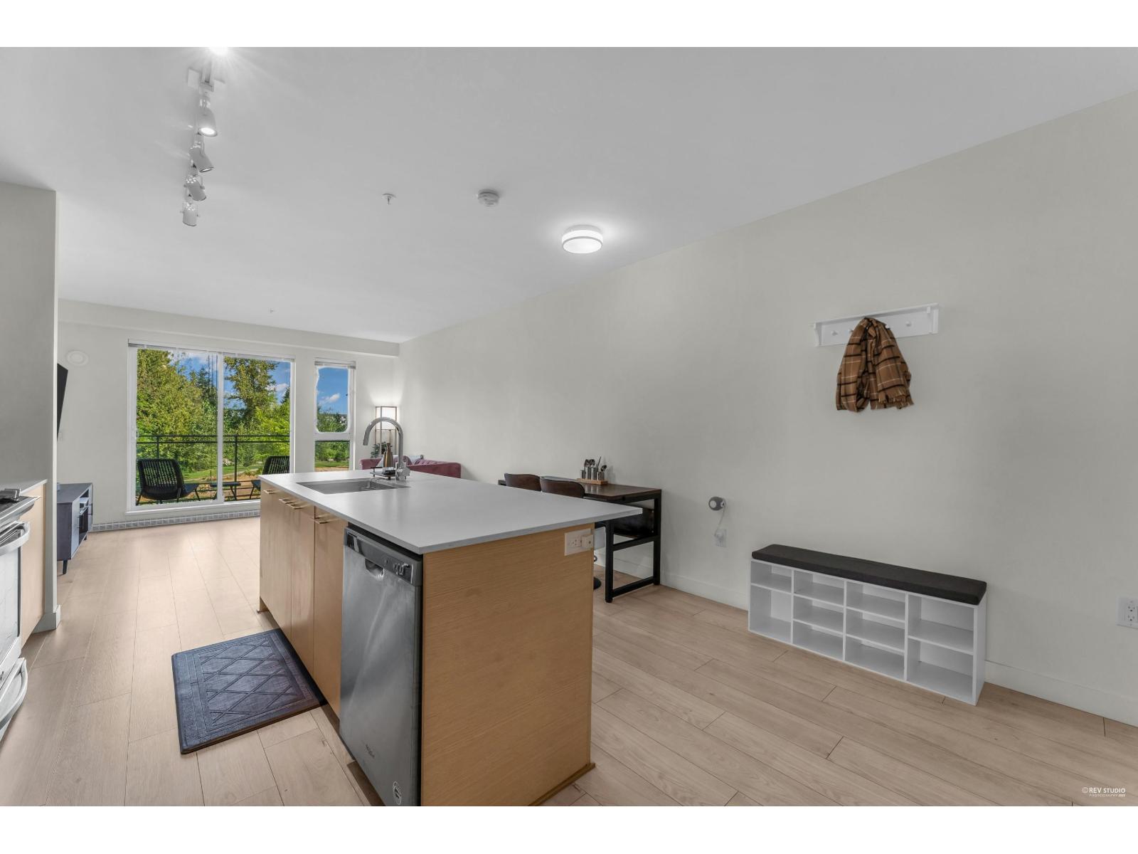 Photo 17 of 305 10603 140 Street, Surrey BC