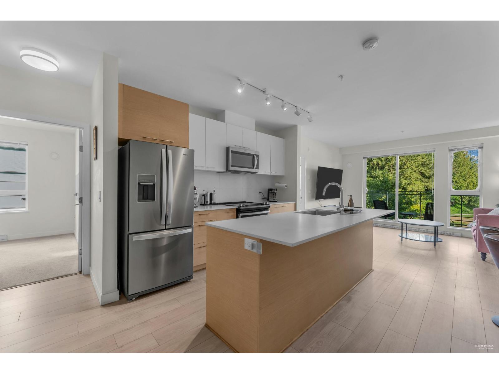 Photo 16 of 305 10603 140 Street, Surrey BC