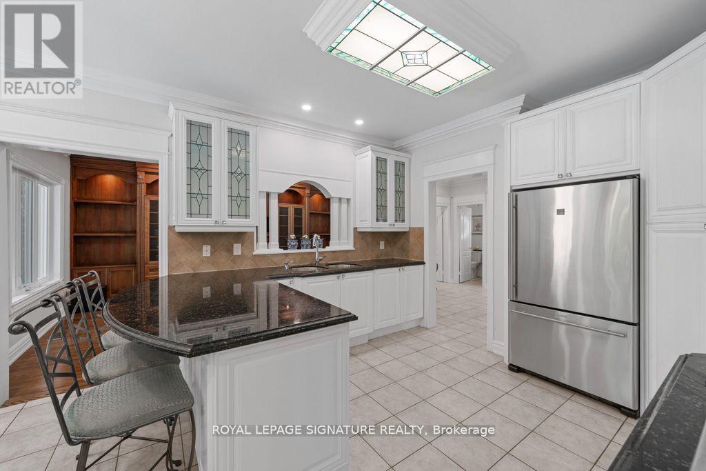 Photo 11 of 95 Shaftsbury Avenue, Richmond Hill ON