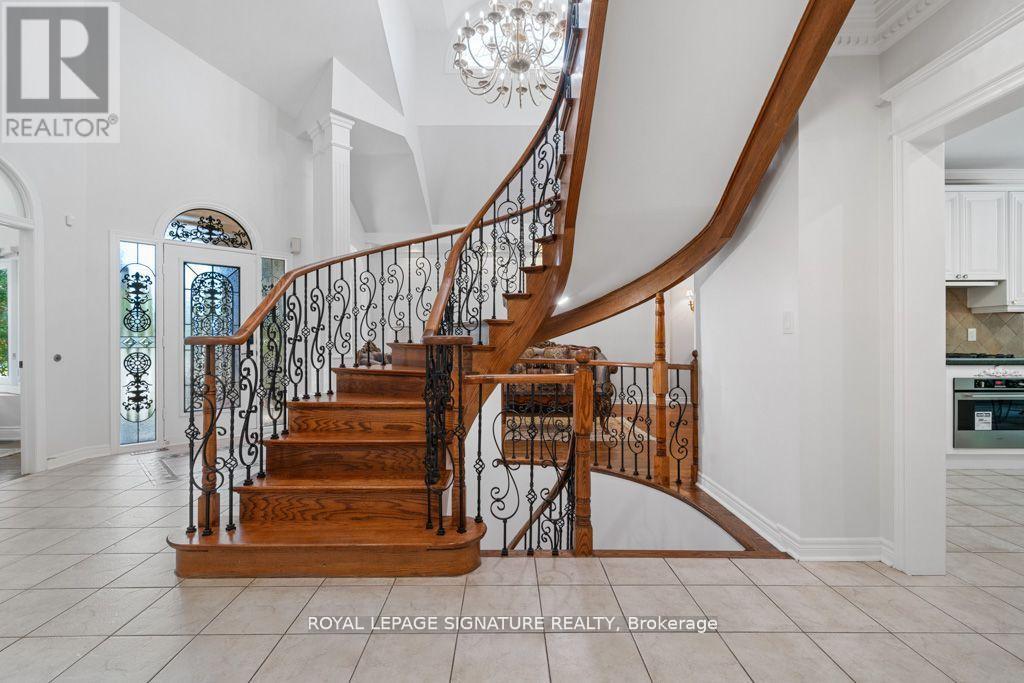 Photo 17 of 95 Shaftsbury Avenue, Richmond Hill ON