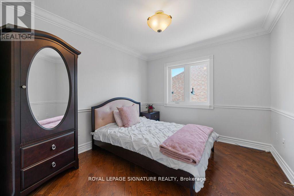 Photo 26 of 95 Shaftsbury Avenue, Richmond Hill ON