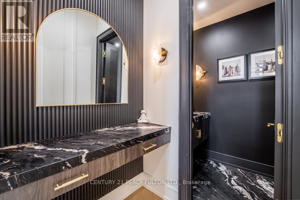 Photo 10 of 210 Homewood Avenue, Toronto ON