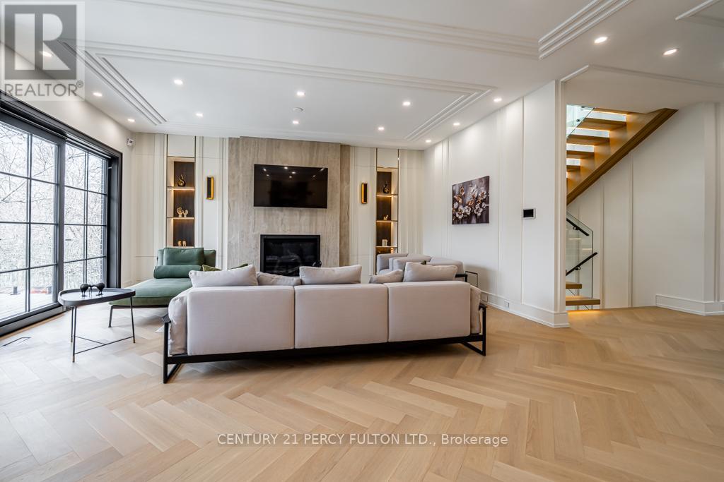 Photo 11 of 210 Homewood Avenue, Toronto ON