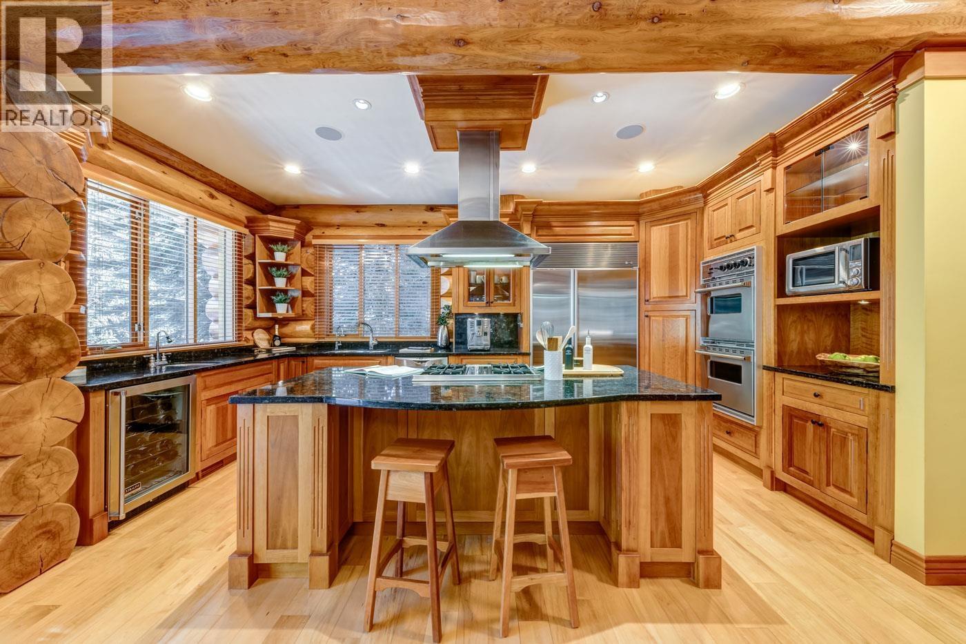 6361 FAIRWAY DRIVE, Whistler