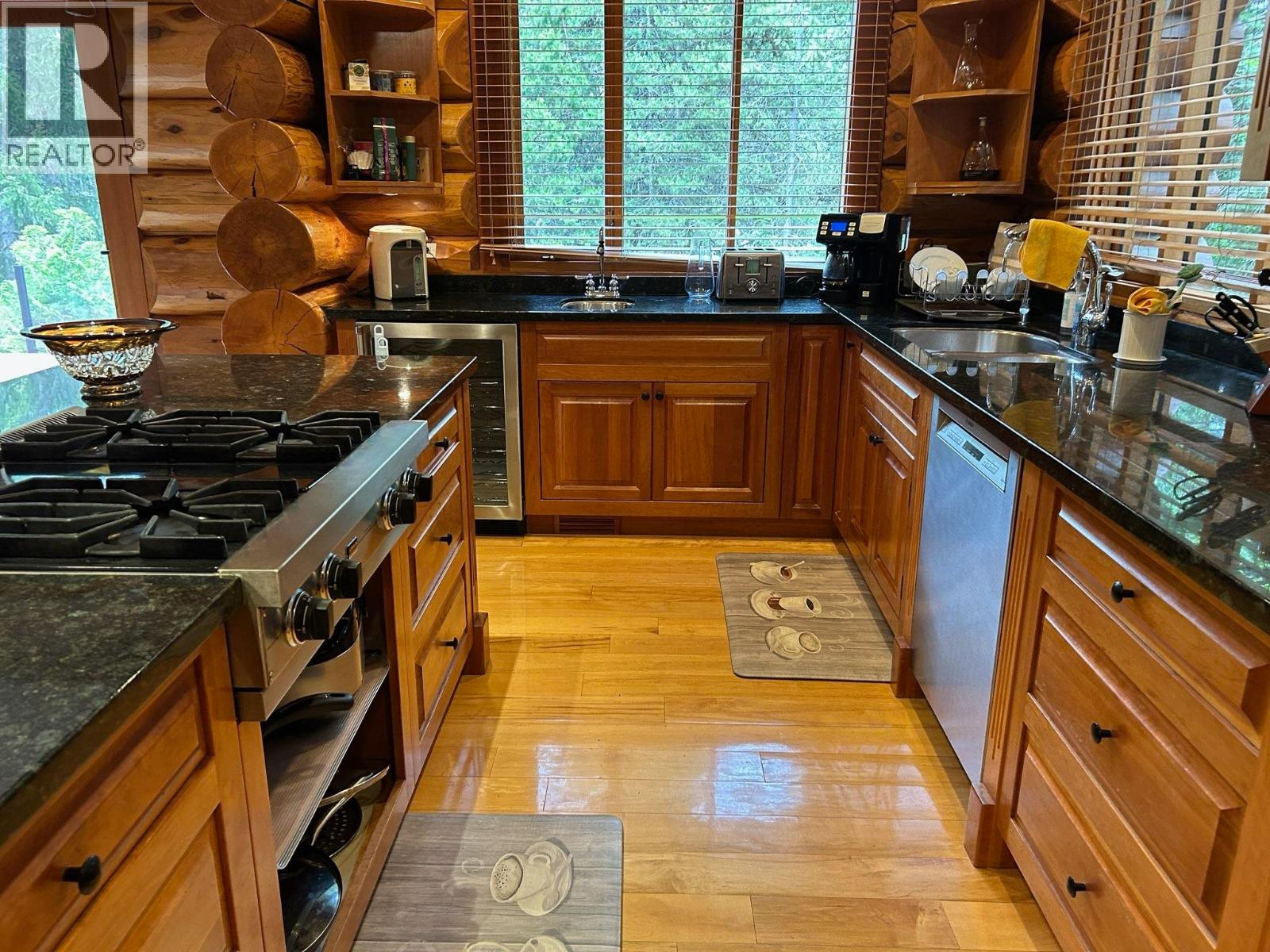 6361 FAIRWAY DRIVE, Whistler