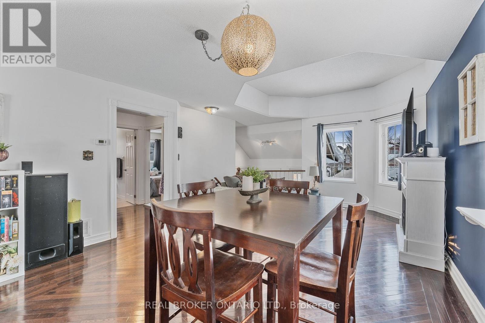 Photo 13 of 22 Dykstra Drive, Barrie ON