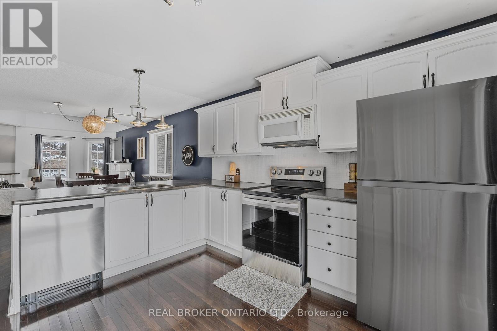 Photo 17 of 22 Dykstra Drive, Barrie ON