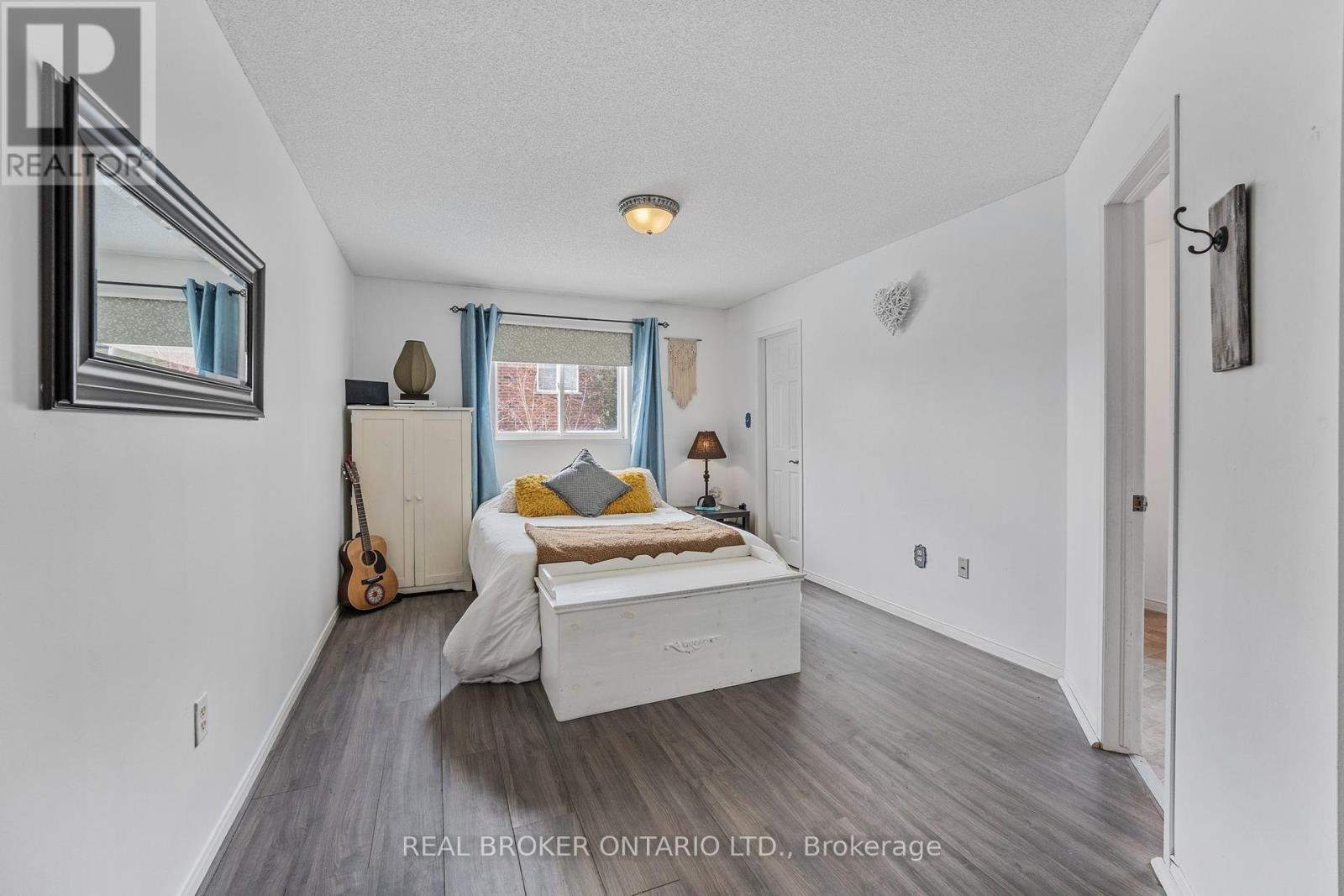 Photo 19 of 22 Dykstra Drive, Barrie ON