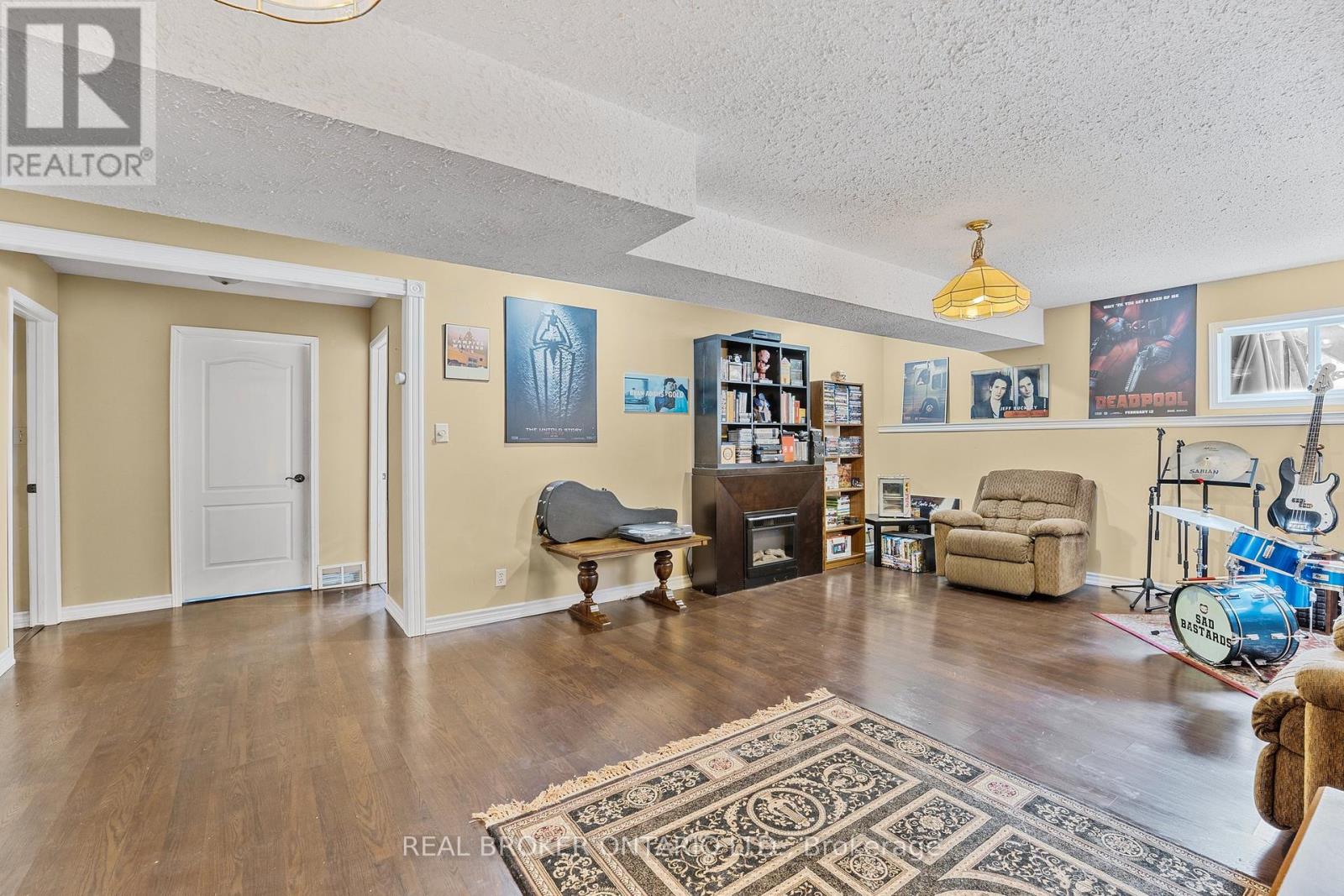 Photo 29 of 22 Dykstra Drive, Barrie ON