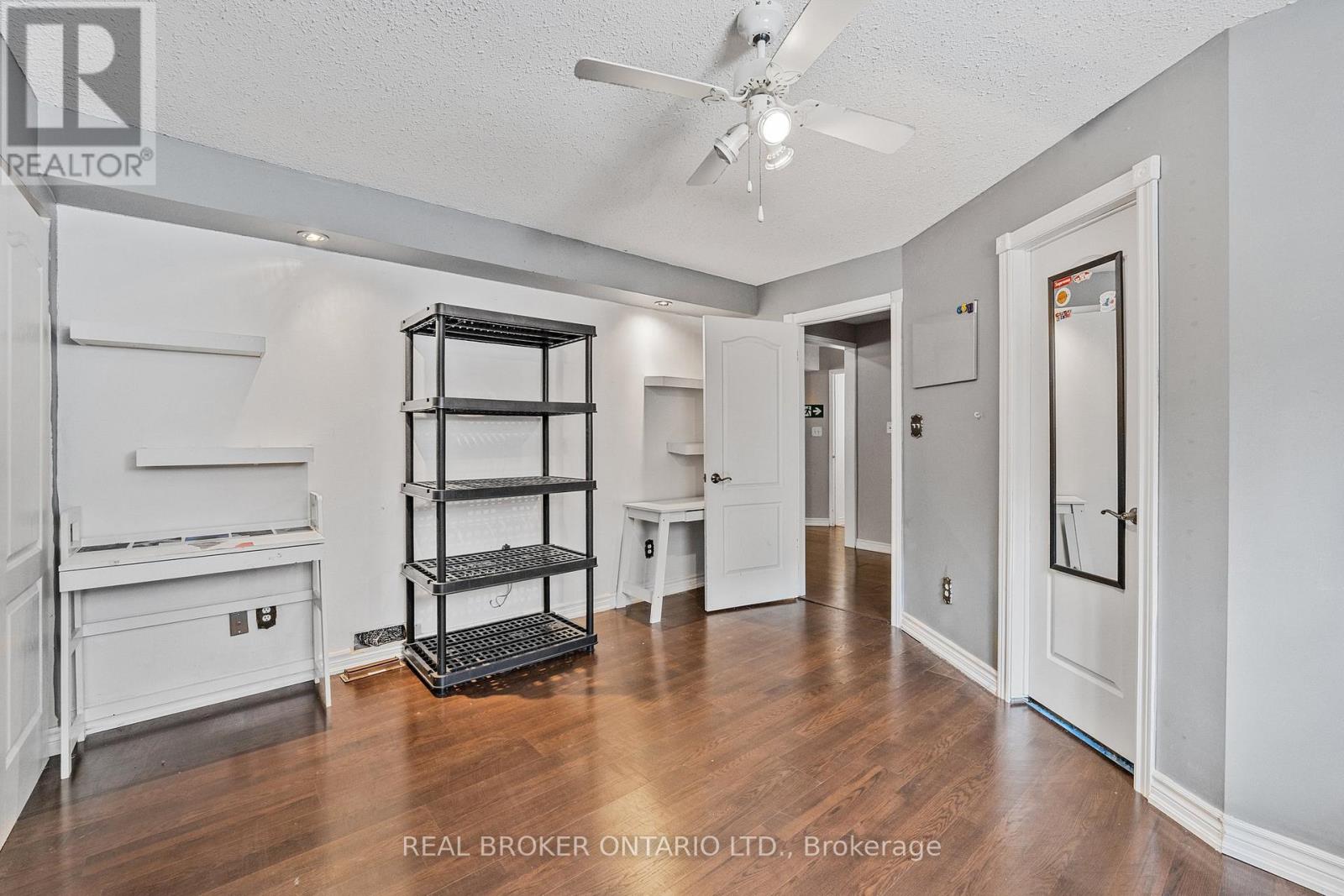 Photo 32 of 22 Dykstra Drive, Barrie ON