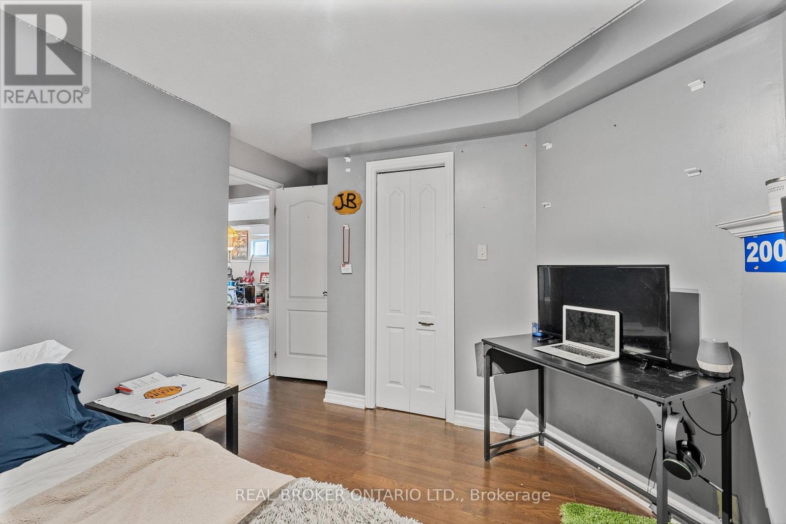 Photo 34 of 22 Dykstra Drive, Barrie ON