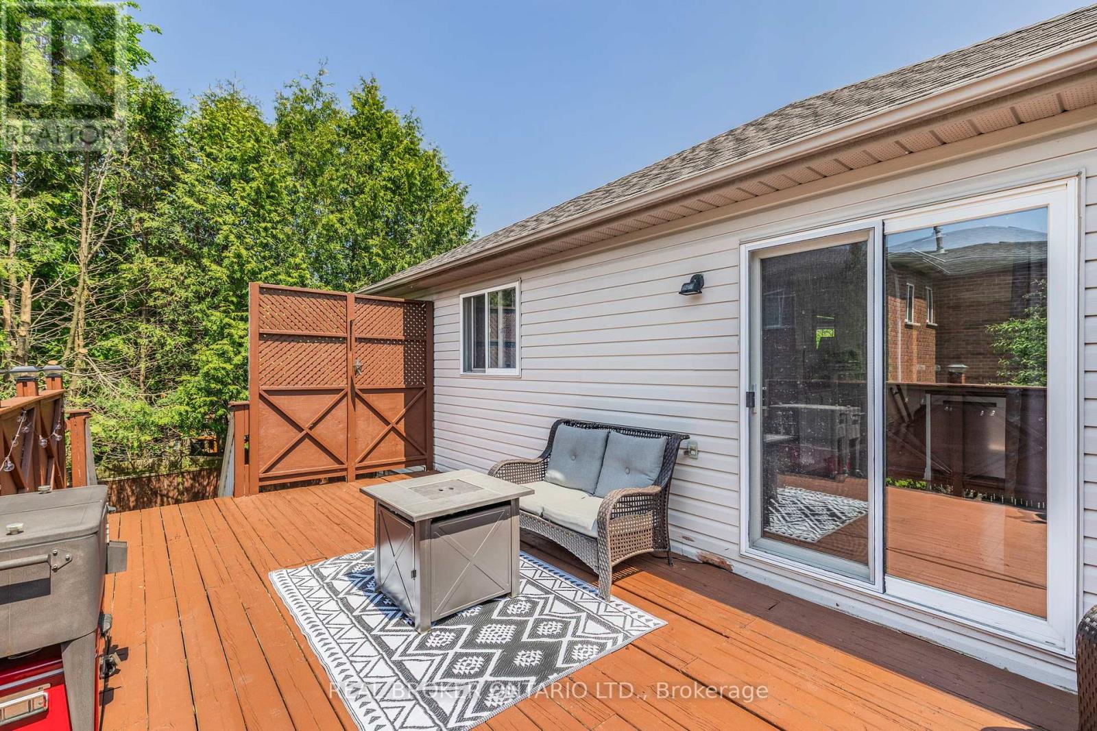 Photo 36 of 22 Dykstra Drive, Barrie ON