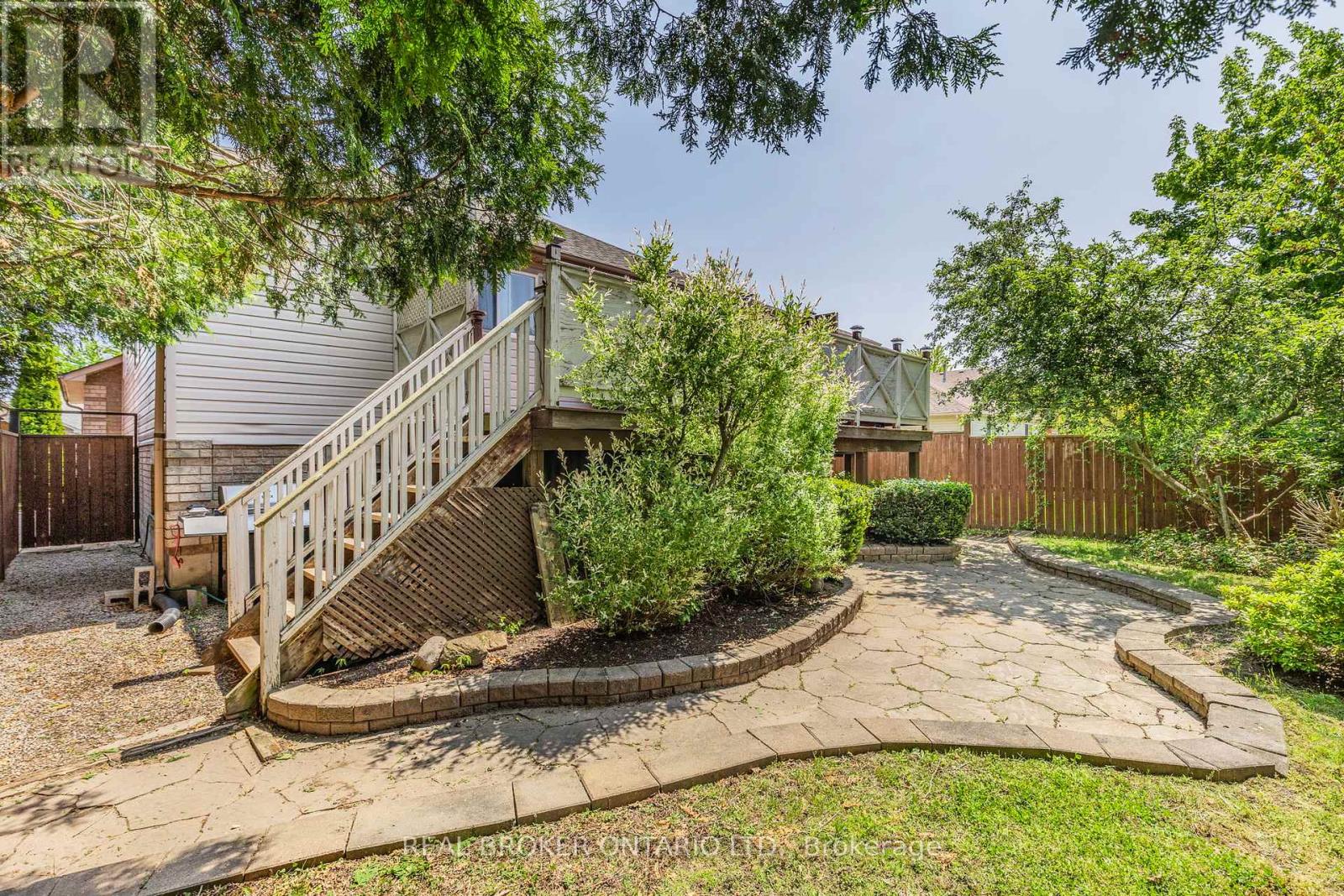 Photo 38 of 22 Dykstra Drive, Barrie ON