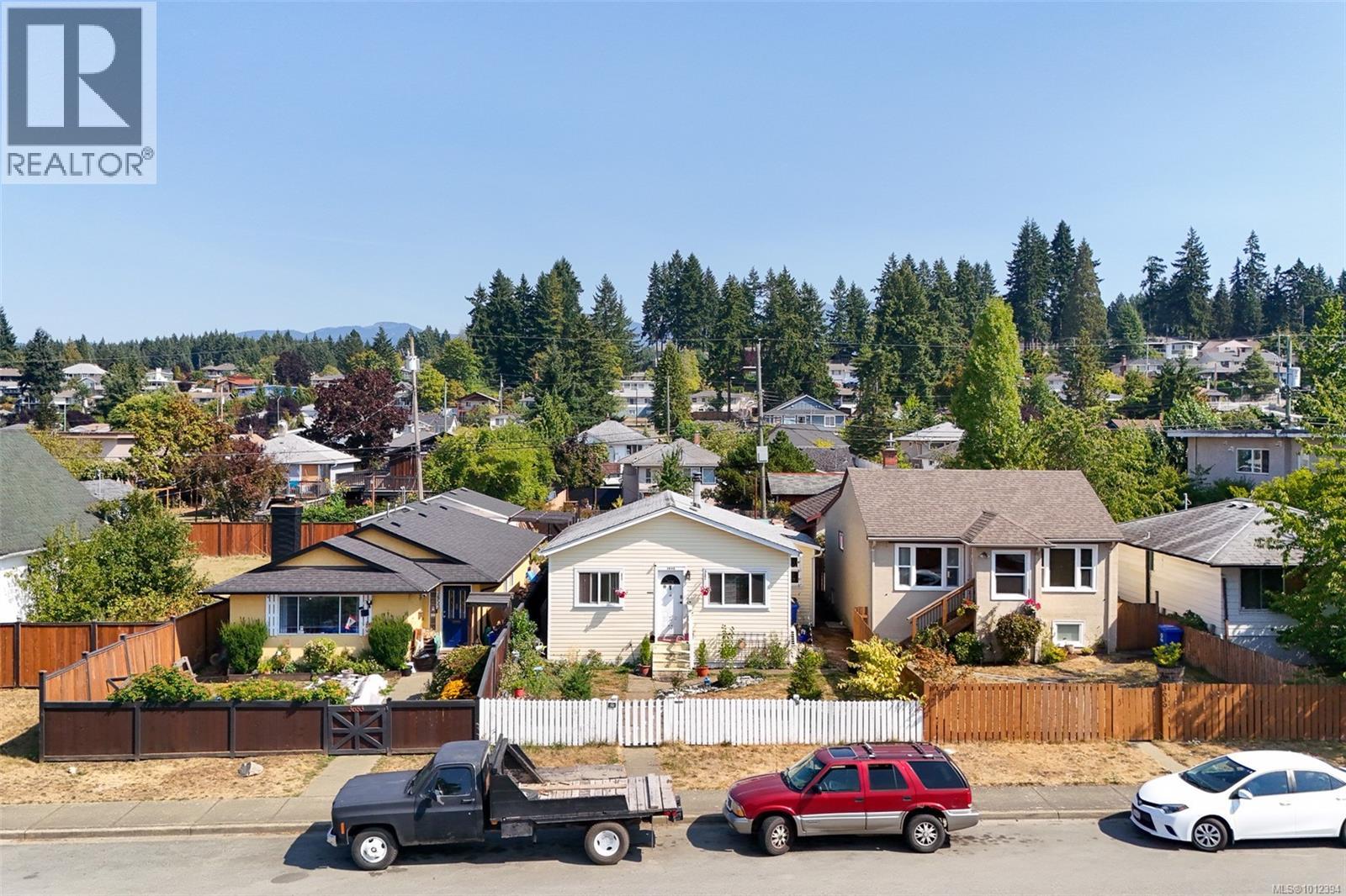 Photo 2 of 3645 14th Ave, Port Alberni BC