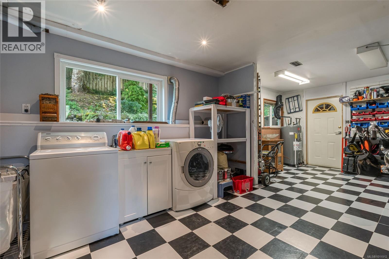 Photo 19 of 43 Roberta Rd E, Nanaimo BC