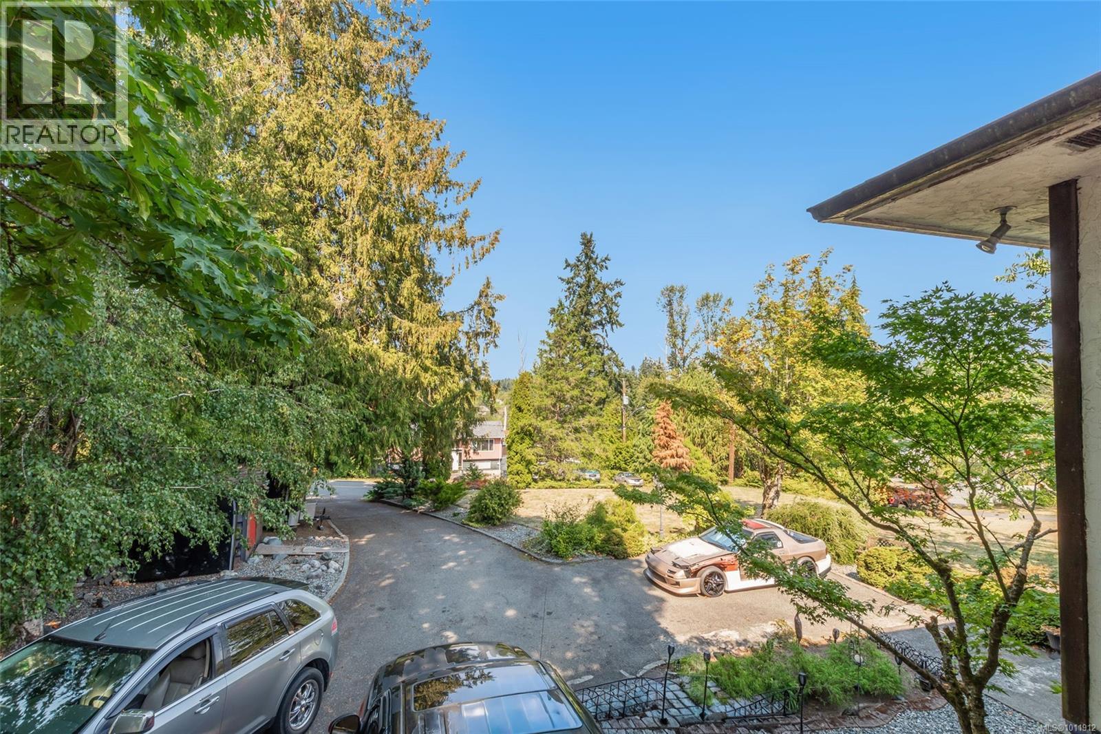 Photo 39 of 43 Roberta Rd E, Nanaimo BC
