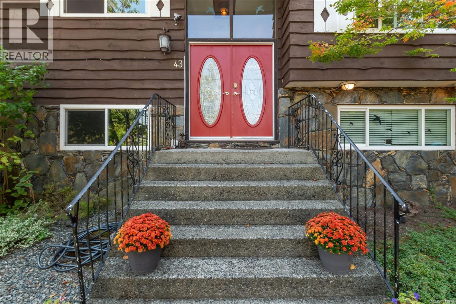 Photo 43 of 43 Roberta Rd E, Nanaimo BC