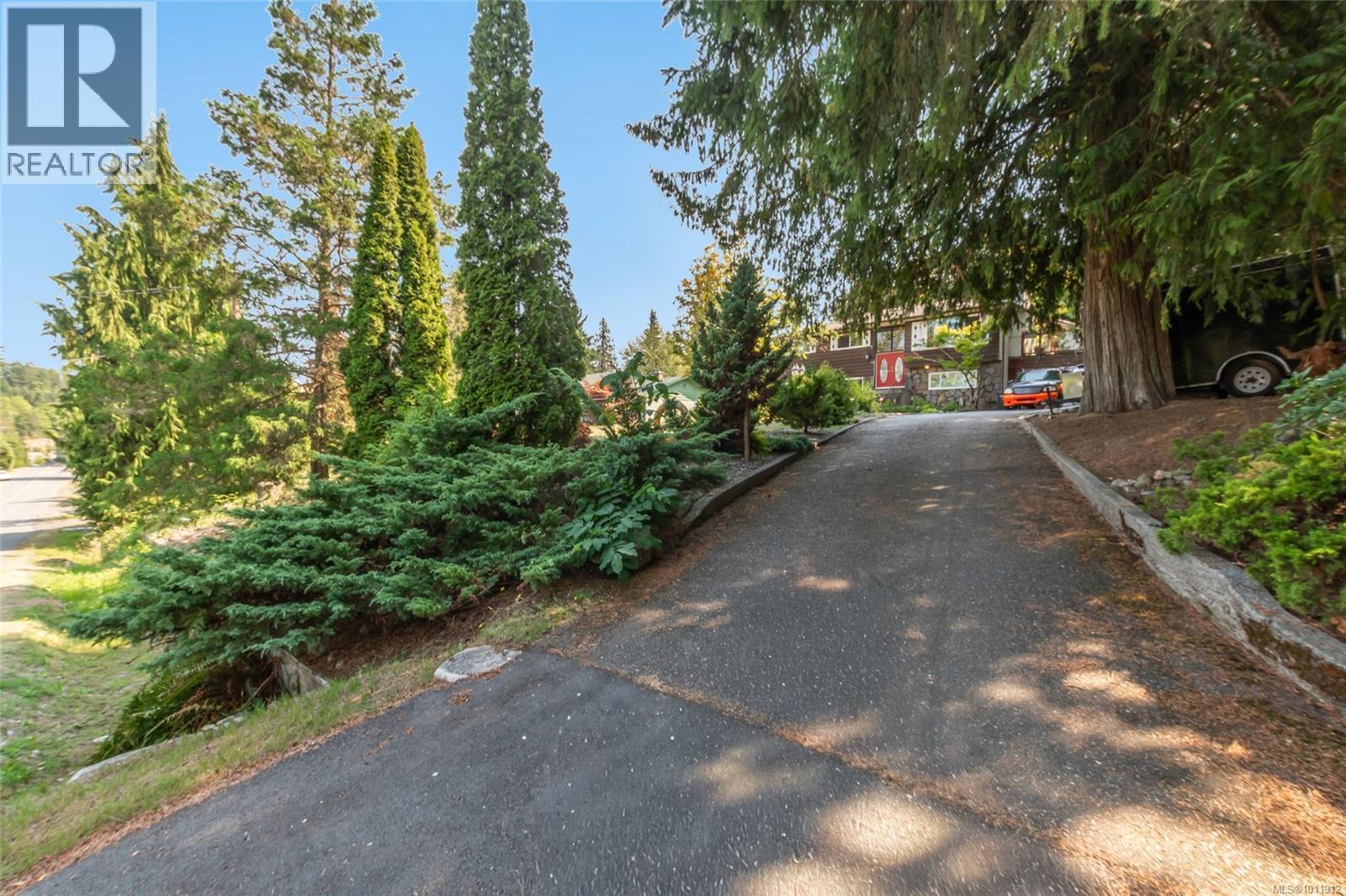 Photo 47 of 43 Roberta Rd E, Nanaimo BC