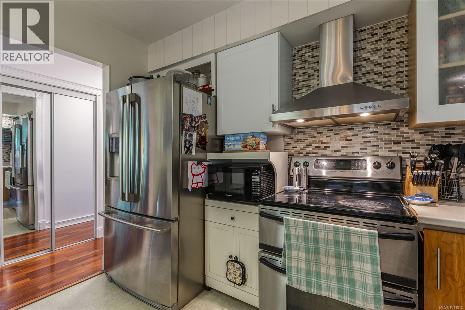 Photo 5 of 43 Roberta Rd E, Nanaimo BC