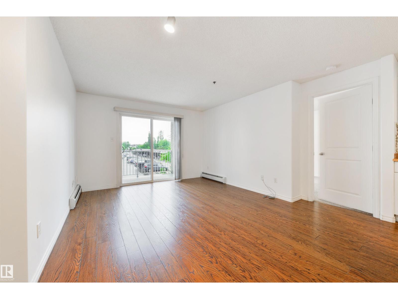 Photo 13 of 226 2305 35 A Av Nw, Edmonton AB