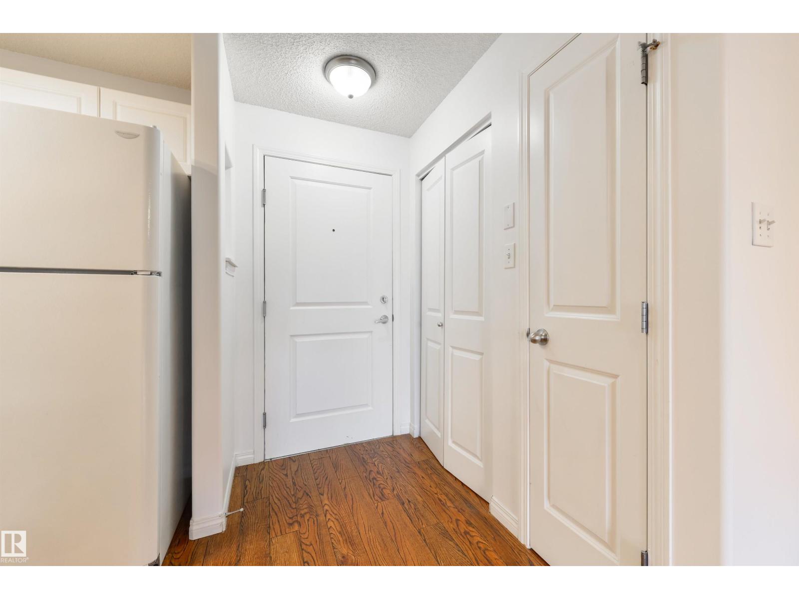 Photo 6 of 226 2305 35 A Av Nw, Edmonton AB