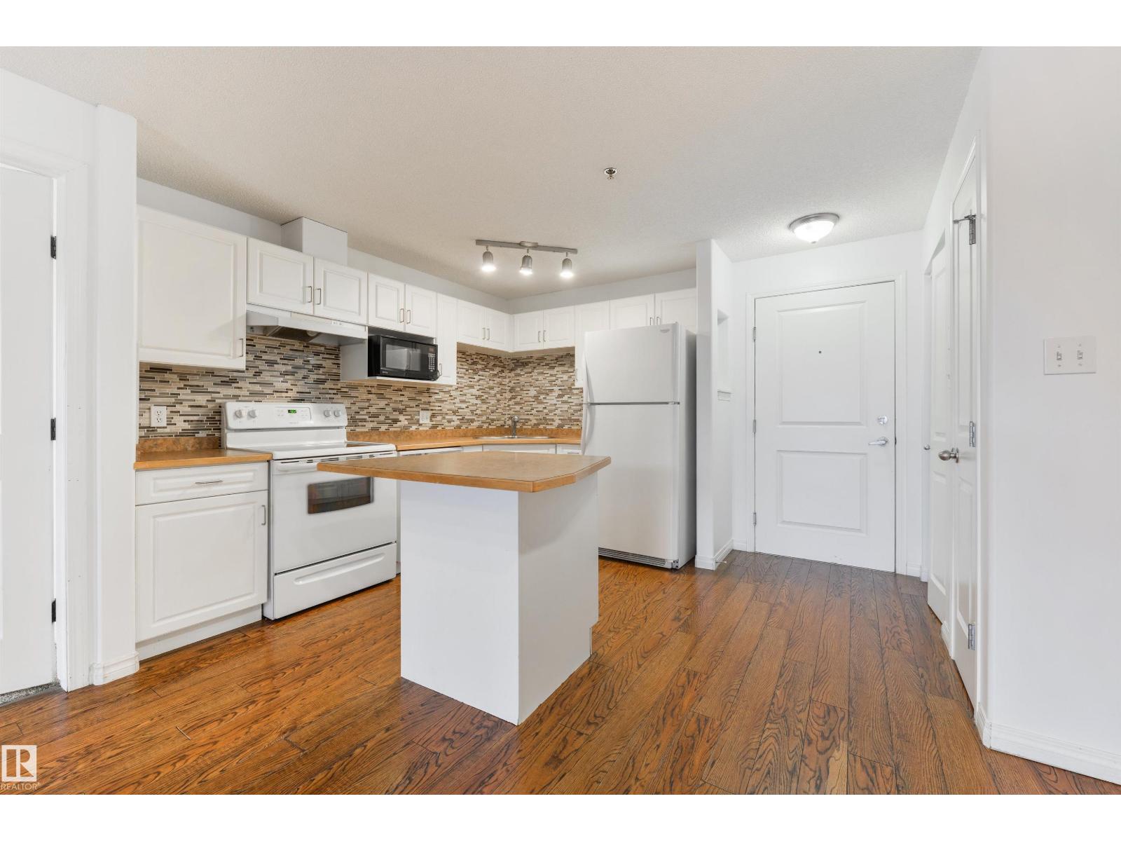 Photo 8 of 226 2305 35 A Av Nw, Edmonton AB