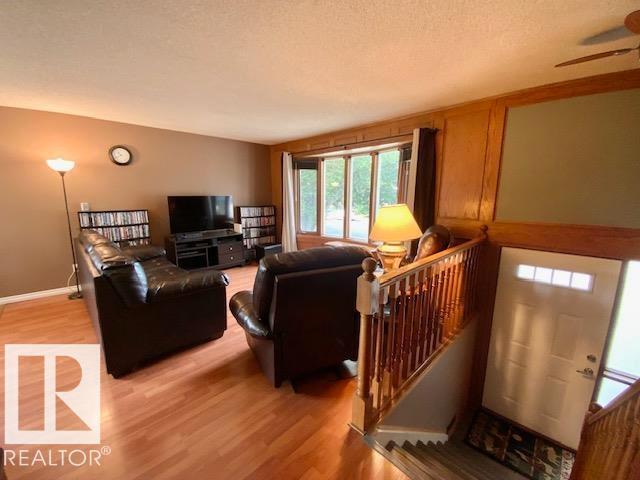 Photo 10 of 132 Green Ash Dr, Wetaskiwin AB